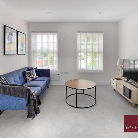 Eton, Windsor - 1 Bedroom First Floor Apartment - Parking Extérieur photo