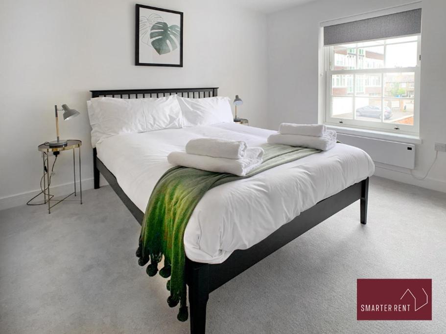 Eton, Windsor - 1 Bedroom First Floor Apartment - Parking Extérieur photo