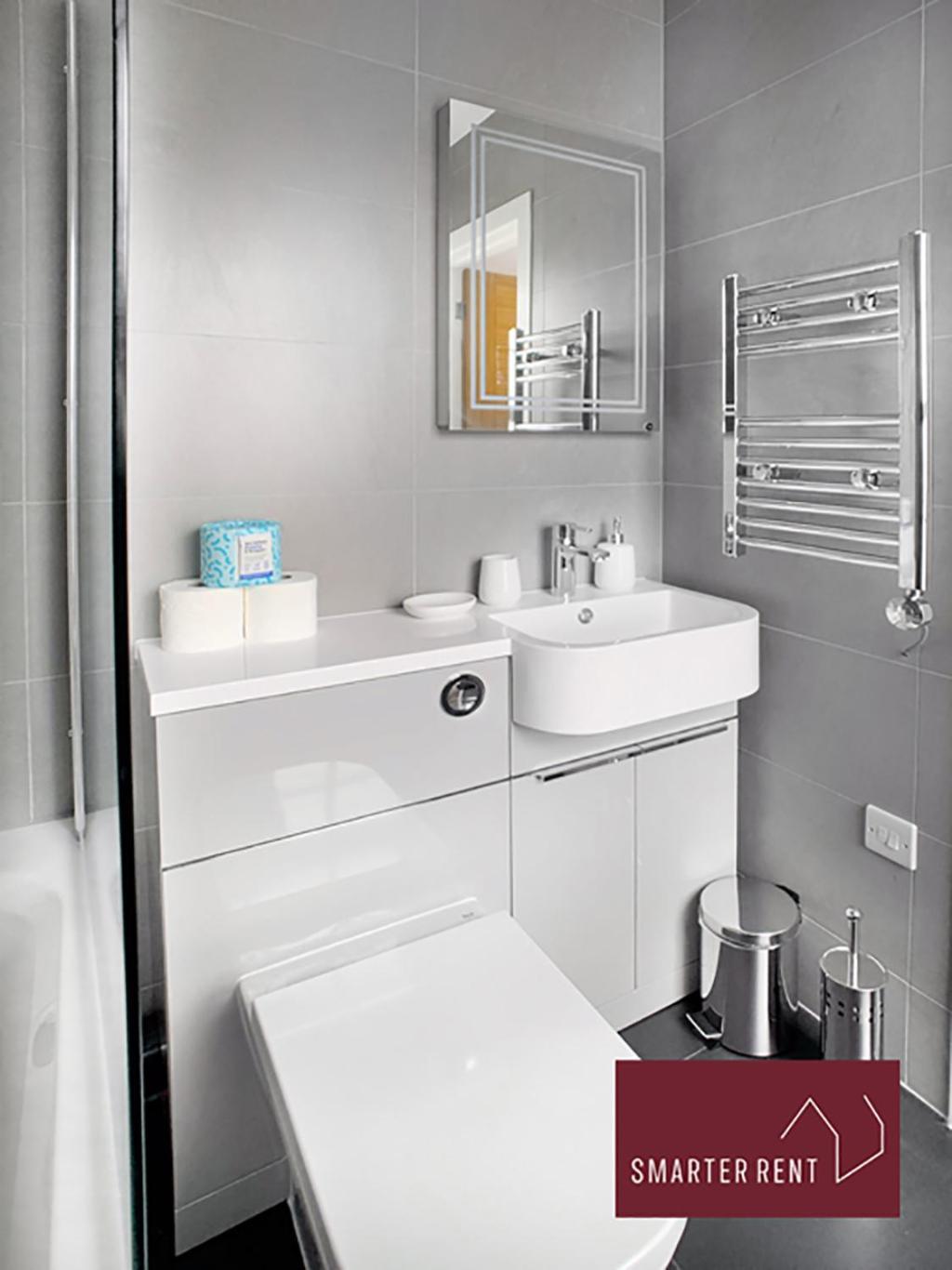 Eton, Windsor - 1 Bedroom First Floor Apartment - Parking Extérieur photo